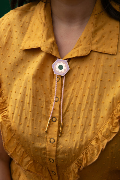 Daisy Hex Tile Bolo Tie
